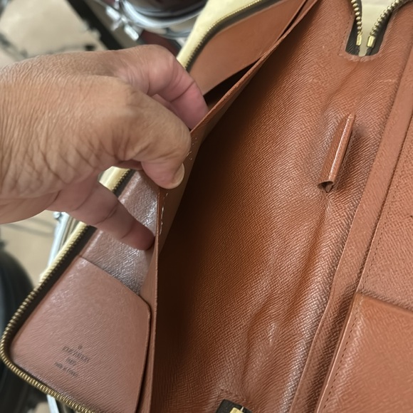 LV Authentic passport wallet - Picture 4 of 6